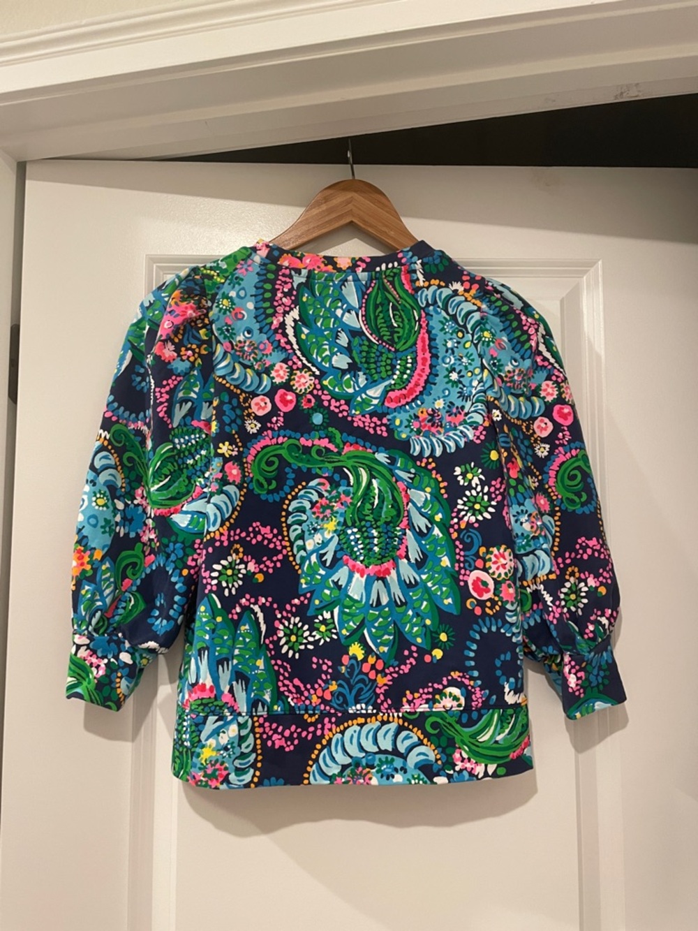 Lilly Pulitzer Corden sweatshirt featuring puffed sleeves xxs - Picture 7 of 7